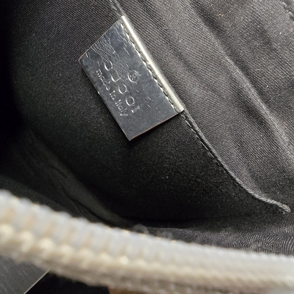 Gucci Silver Guccisima Crossbody Bag - Picture 12 of 16